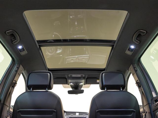 Volkswagen TIGUAN 2.0 TSI 4Motion 2x R-line / 220pk / Leder / Pano / Led / Head-up / Virtual Cockpit / 360 camera