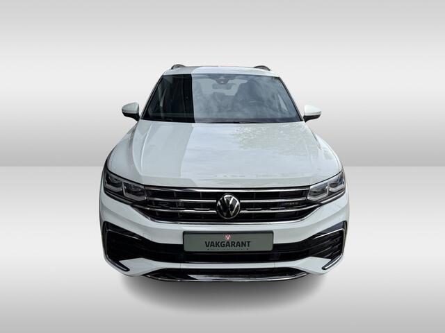 Volkswagen TIGUAN 1.4 TSI eHybrid R-Line Business+ | wegklapbare trekhaak | 19 inch velgen | applecarplay/android auto | automaat