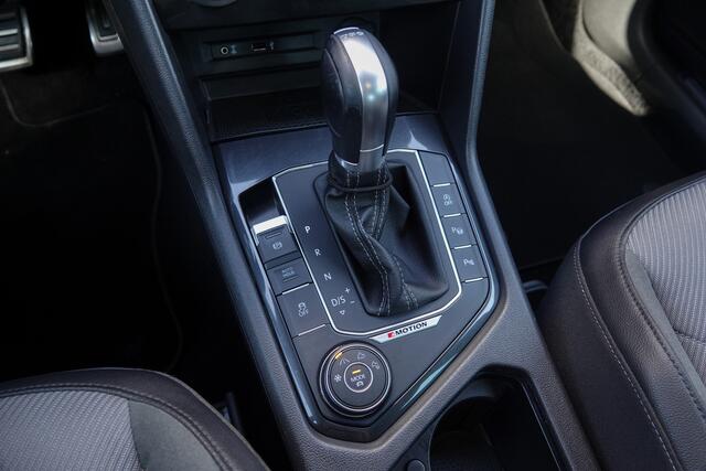 Volkswagen TIGUAN 1.4Tsi 150Pk DSG6 | 4Motion | Panoramadak | Achteruitrijcamera | Trekhaak | 20''