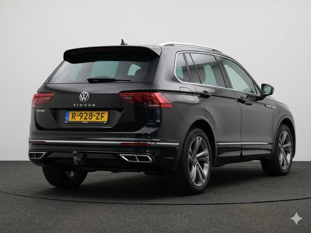 Volkswagen TIGUAN 1.5 TSI R-Line Business+ | Panoramadak | Matrix lampen | Dodehoek Detectie | Keyless | Winterpakket | Zwenkbare Trekhaak | Achteruitrijcamera |