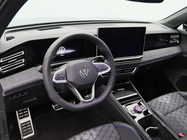Volkswagen TIGUAN 1.5 eHybrid R-Line Edition | Trekhaak | Panoramadak | Head-Up Display | 360 Camera | App Connect |