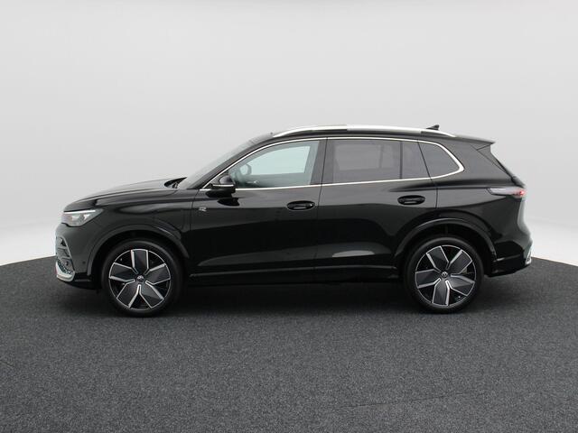 Volkswagen TIGUAN 1.5 eHybrid R-Line Edition | Trekhaak | Panoramadak | Head-Up Display | 360 Camera | App Connect |