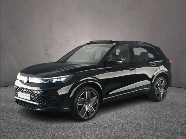 Volkswagen TIGUAN R-Line Edition 1.5 TSI eHybrid 272pk DSG Automaat Trekhaak, Panoramadak, Navigatie, Adaptive cruise control, Black Style, Achteruitrijcamera, Elektriche achterklep