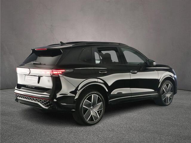 Volkswagen TIGUAN R-Line Edition 1.5 TSI eHybrid 272pk DSG Automaat Trekhaak, Panoramadak, Navigatie, Adaptive cruise control, Black Style, Achteruitrijcamera, Elektriche achterklep
