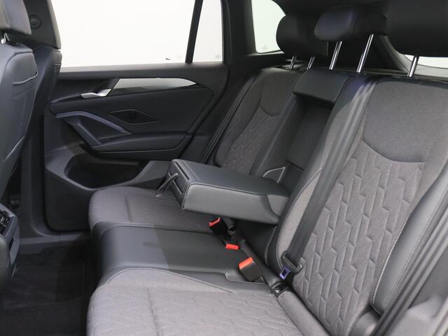 Volkswagen TIGUAN 1.5 eHybrid Life Edition 204PK DSG Trekhaak, 360gr. Camera, Zwarte hemelbekleding, 18" LM Velgen, Navi via Apple Carplay/Android Auto, Keyless, Elektr. Achterklep, Side Assist