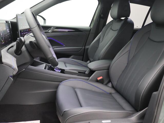Volkswagen TIGUAN 1.5 eHybrid R-Line Edition 272PK DSG Panoramadak, Trekhaak, 20" LM Velgen, Black Style, Leder, Memorystoel, 360gr. Camera, Head-Up Display, Navi via Apple Carplay/Android Auto