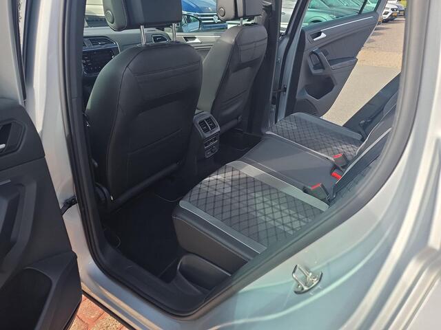 Volkswagen TIGUAN 1.4 TSI eHybrid R-Line Business+ | PHEV | Trekhaak | Pano | A.cam | Winterpakket | 245Pk | SOH 89% |