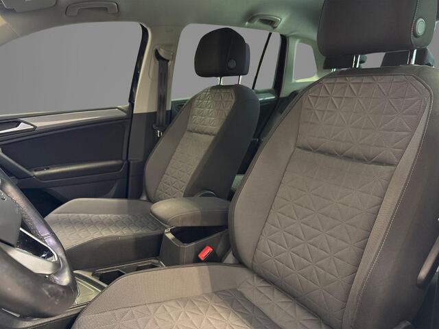 Volkswagen TIGUAN 1.5 TSI 150pk DSG Elegance · Camera · Apple/Android Car Play · Stuur- & Stoelverwarming · ACC · Elek. Inklapbare Spiegels ·