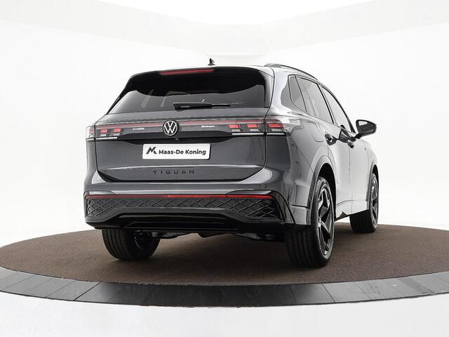 Volkswagen TIGUAN R-Line 1.5 eHybrid 204 PK 6 versn. DSG · Voorstoelen verwarmbaar · Sfeerverlichting · Trekhaak inklapbaar, met elektrische ontgrendeling, incl. aanhangermanoeuvreerhulp Trailer Assist · Prijs is inclusief inruilpremie ·