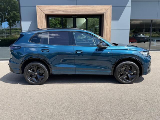 Volkswagen TIGUAN 1.5 eHybrid R-Line | Black line | 360 Camera | Trekhaak | Dode hoek | IQ light | Elek. klep | Rijklaar incl. garantie