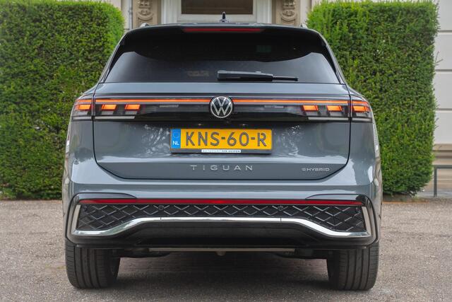Volkswagen TIGUAN 1.5 eHybrid R-Line Edition PANO | 360 CAM | MASSAGE | CARPLAY | KUIPSTOELEN