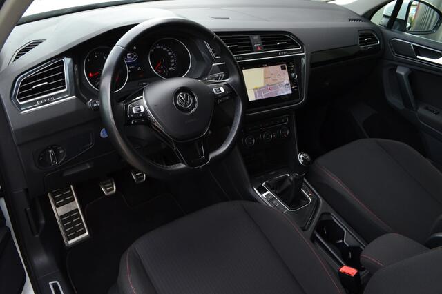 Volkswagen TIGUAN 1.4 TSI BMT Sound R-Line LED/ACC/19'' inch/Carplay