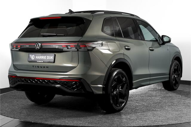 Volkswagen TIGUAN 1.5 eHybrid 272 PK R-Line | Black Style | S/K-panodak | Adapt. Cruise | Stoel-+stuurverw. | App. Connect | Camera | LM 19" | 3707