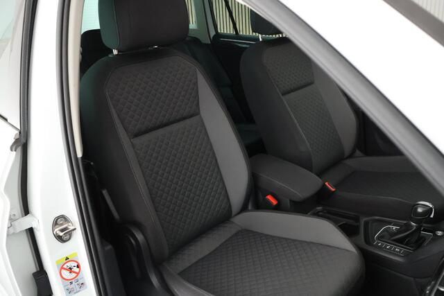Volkswagen TIGUAN 1.4 TSI ACT 150pk DSG Comfortline Business Panoramadak Trekhaak Camera Adaptive Cruise Keyless Navigatie