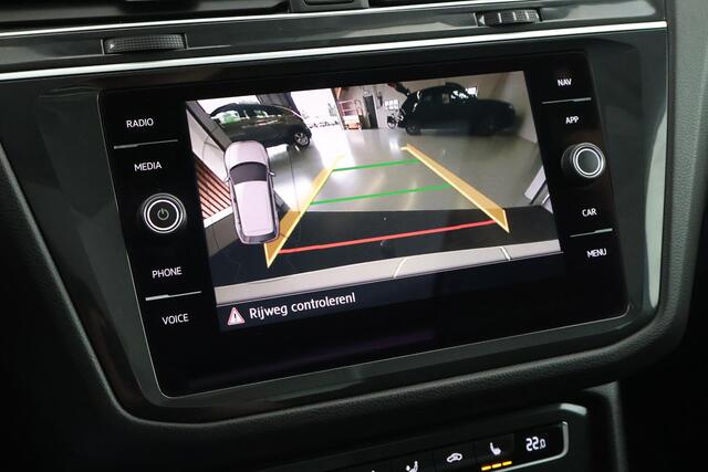 Volkswagen TIGUAN 1.4 TSI ACT 150pk DSG Comfortline Business Panoramadak Trekhaak Camera Adaptive Cruise Keyless Navigatie