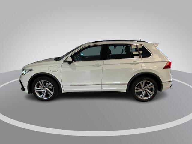 Volkswagen TIGUAN 1.4TSIeHybrid 180kW/245PK DSG R-Line Business+ · Trekhaak · Apple/Android Car Play · Navigatie · Garantie t/m 09-01-2027 of 100.000km