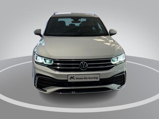 Volkswagen TIGUAN 1.4TSIeHybrid 180kW/245PK DSG R-Line Business+ · Trekhaak · Apple/Android Car Play · Navigatie · Garantie t/m 09-01-2027 of 100.000km