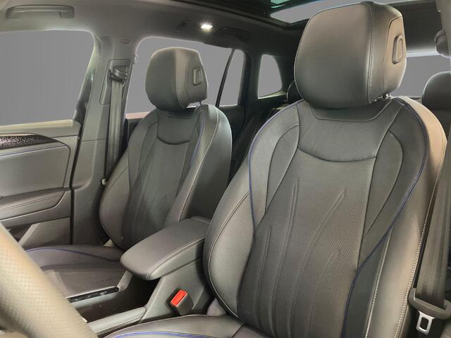 Volkswagen TIGUAN 1.5eHybrid 200kW/272PK R-Line Black Style · Panoramadak · Leder · Trekhaak · Navigatie · Garantie t/m 09-09-2030 of 100000km.