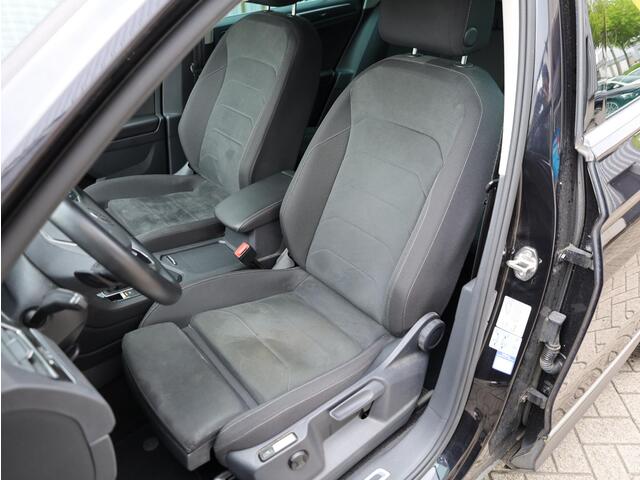 Volkswagen TIGUAN 1.4 TSI eHybrid Elegance 245PK | Virtual | Adaptive Cruise | DCC | Trekhaak | Stoel&Stuur&Achterbank Verwarmd |