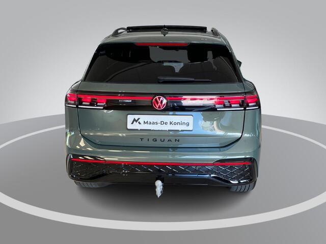 Volkswagen TIGUAN 1.5eHybrid 150kW/204PK R-Line Black Style DSG · Panoramadak · Leder · Trekhaak · Harman Kardon · Garantie t/m 25-09-2030 of 100000km