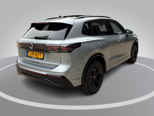 Volkswagen TIGUAN 1.5 eHybrid 272pk DSG R-Line Edition · Panoramadak · Inklap. Trekhaak · 360 Camera · Matrix LED · Massagefunctie · Dodehoeksensor · Garantie t/m 27-10-2029 of 100.000km