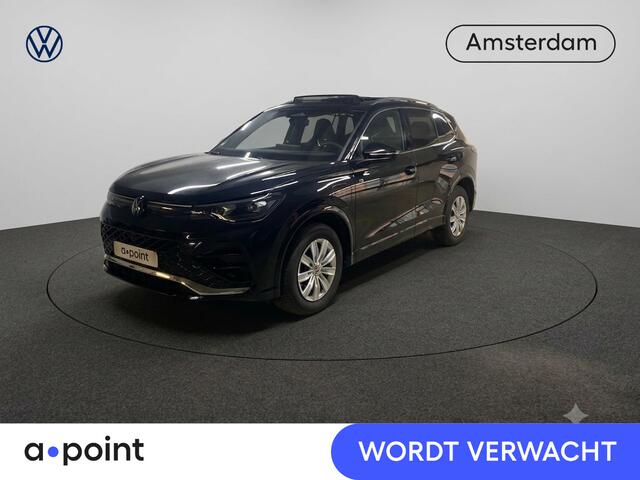 Volkswagen TIGUAN 1.5 eHybrid R-Line Edition 272 pk Automaat (DSG) | Verlengde garantie | Navigatie | Panoramadak | Trekhaak (wegklapbaar) | Parkeersensoren (Park assist) | Rondomzicht camera | Matrix LED koplampen | R-Line |
