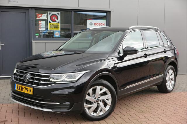 Volkswagen TIGUAN 1.4 TSI eHybrid Elegance 245pk DSG ,Led matrix,Virtual cockpit,Trekhaak,Stoelverwarming, Led, DAB+ , PDC, LMV Stuurwiel verwarmd, Carplay etc .