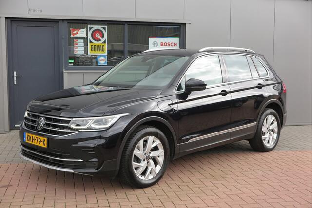 Volkswagen TIGUAN 1.4 TSI eHybrid Elegance 245pk DSG ,Led matrix,Virtual cockpit,Trekhaak,Stoelverwarming, Led, DAB+ , PDC, LMV Stuurwiel verwarmd, Carplay etc .