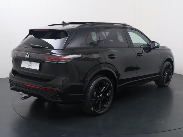 Volkswagen TIGUAN 1.5 eHybrid R-Line Edition | SoH 100% | Trekhaak | Panoramadak | Matrix LED koplampen | Stoelverwarming | Area view 360 | Head-up display |
