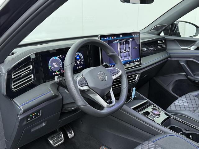Volkswagen TIGUAN 1.5 eHybrid R-Line Edition | SoH 100% | Trekhaak | Panoramadak | Matrix LED koplampen | Stoelverwarming | Area view 360 | Head-up display |