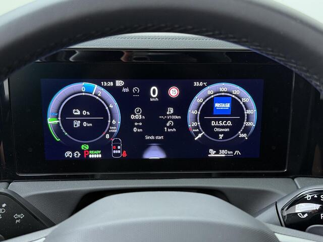 Volkswagen TIGUAN 1.5 eHybrid R-Line Edition | SoH 100% | Trekhaak | Panoramadak | Matrix LED koplampen | Stoelverwarming | Area view 360 | Head-up display |