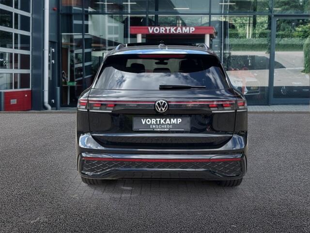 Volkswagen TIGUAN 1.5 TSI e-HYBRID R-LINE 272PK LEDER/PANOP-DAK/TREKHAAK/HenK/360CAMERA