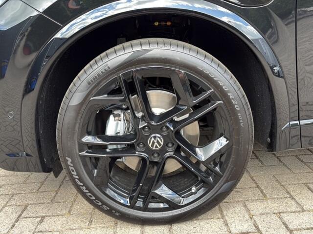 Volkswagen TIGUAN 1.5 TSI e-HYBRID R-LINE 272PK LEDER/PANOP-DAK/TREKHAAK/HenK/360CAMERA