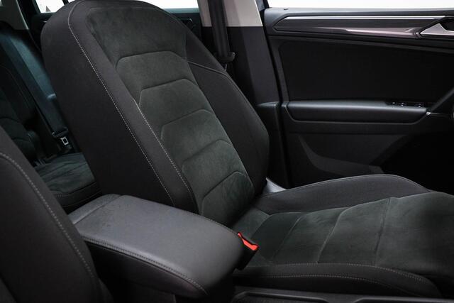 Volkswagen TIGUAN 1.4 TSI ACT Highline | EXECUTIVE / ADVANCE- PACK | PANORAMADAK | DAB | DYNAUDIO | MASSAGE | DRAADLOZE LADER | TREKHAAK | 19"