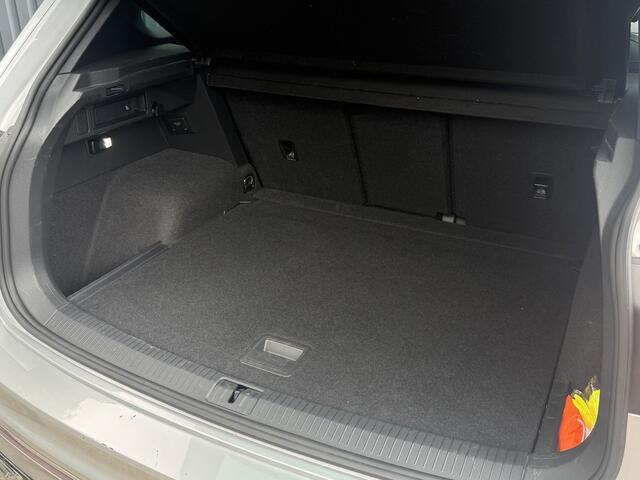 Volkswagen TIGUAN 1.5 TSI R-Line 150 pk Elektr Leder, Panoramadak, BTW
