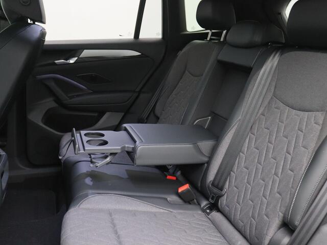 Volkswagen TIGUAN 1.5 eHybrid Life Edition 204PK DSG Panoramadak, Trekhaak, 360gr. Camera, Donkere Hemelbekleding, Navi via Apple Carplay/Android Auto, 19" LM Velgen, Keyless, Elektr. Achterklep