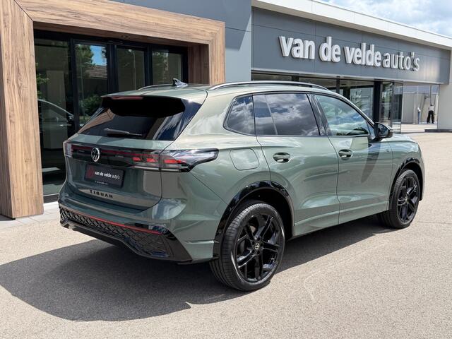 Volkswagen TIGUAN 1.5 eHybrid R-Line | Black line | Leder | Head up | 360 Camera | 20 Inch | Trekhaak | Dode hoek | IQ light | Elek. klep | Rijklaar incl. garantie