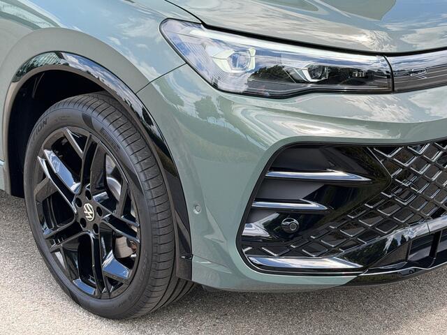 Volkswagen TIGUAN 1.5 eHybrid R-Line | Black line | Leder | Head up | 360 Camera | 20 Inch | Trekhaak | Dode hoek | IQ light | Elek. klep | Rijklaar incl. garantie