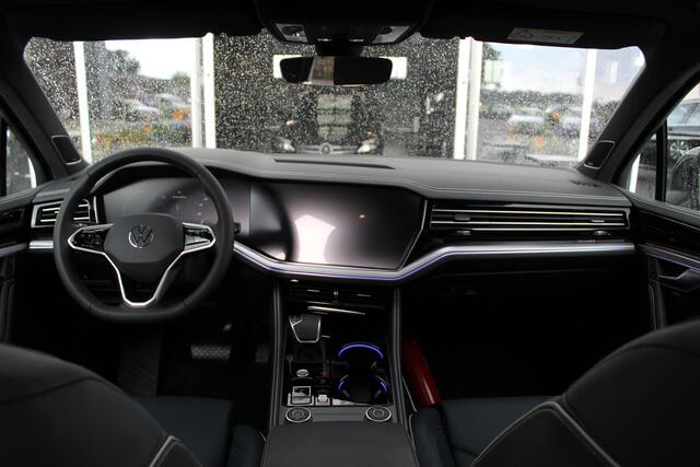 Volkswagen TOUAREG 3.0 TSi eHybrid 4MOTION Elegance | Luchtvering | Trekhaak | Pano | Vol |