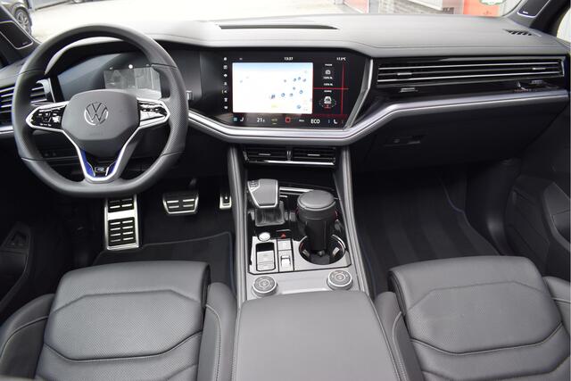 Volkswagen TOUAREG 3.0 TSi eHybrid 4MOTION R Head-up, Pano, Nachtzicht, Trekhaak, Memory/Massage, Dynaudio, Softclose