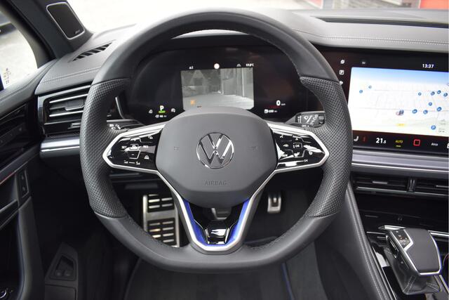 Volkswagen TOUAREG 3.0 TSi eHybrid 4MOTION R Head-up, Pano, Nachtzicht, Trekhaak, Memory/Massage, Dynaudio, Softclose
