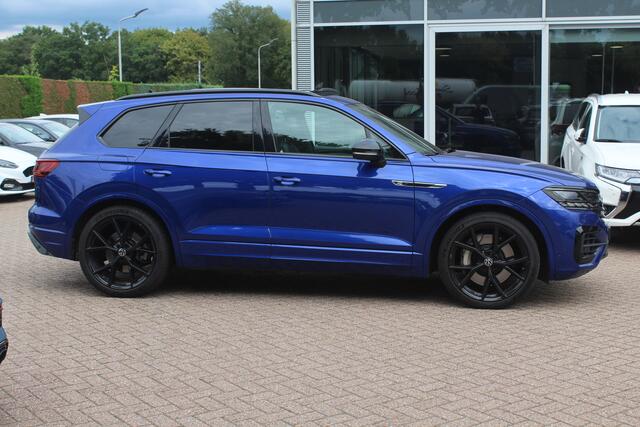 Volkswagen TOUAREG 3.0 TSi 4MOTION R / Trekhaak / Panoramadak / Camera / Luchtvering / Luchtvering / 20'' / Keyless / Leder / Navigatie / Dodehoek /ACC /