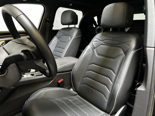 Volkswagen TOUAREG 3.0 TSi eHybrid 4MOTION Elegance / AUTOMAAT/ 381PK/ PANO/ ELEKTR. TREKHAAK/ LEER/ 21" LMV/ LUCHTVERING/ 4-ZONE CLIMA/ ELEKTR. STOELEN/ APP-CONNECT/ NAVI/ ADAPT. CRUISE/ STOEL VERWARM V+A/ STOEL VENTILATIE/ CAMERA
