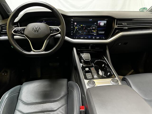 Volkswagen TOUAREG 3.0 TSi eHybrid 4MOTION Elegance / AUTOMAAT/ 381PK/ PANO/ ELEKTR. TREKHAAK/ LEER/ 21" LMV/ LUCHTVERING/ 4-ZONE CLIMA/ ELEKTR. STOELEN/ APP-CONNECT/ NAVI/ ADAPT. CRUISE/ STOEL VERWARM V+A/ STOEL VENTILATIE/ CAMERA