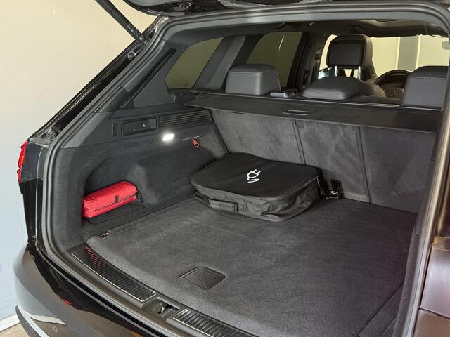 Volkswagen TOUAREG 3.0 TSi eHybrid 4MOTION PanoramaDak/TrekHaak/ElektrischeStoelen