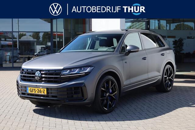 Volkswagen TOUAREG 3.0 TSi eHybrid 4MOTION R 340KW/462PK DSG, 60 mnd / 100.000km garantie, area view, Harman Kardon, head up, puglia leder, panoramadak, trekhaak, 22" LMV zwart, ergo lederen stoelen met elektrische verstelling en geheugen, r-line in en exterieur, camera voo