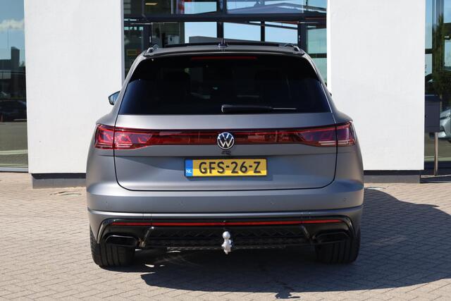 Volkswagen TOUAREG 3.0 TSi eHybrid 4MOTION R 340KW/462PK DSG, 60 mnd / 100.000km garantie, area view, Harman Kardon, head up, puglia leder, panoramadak, trekhaak, 22" LMV zwart, ergo lederen stoelen met elektrische verstelling en geheugen, r-line in en exterieur, camera voo