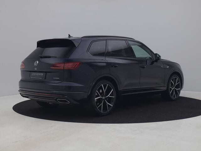 Volkswagen TOUAREG 3.0 TSI 462 PK 4MOTION R | PANO | SOFTCLOSE | STOELVENT. + MASSAGE | LUCHTVERING