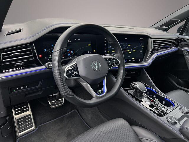 Volkswagen TOUAREG R 3.0 TSI eHybrid 462pk Tiptronic Trekhaak, DYN audio, Head up display, Lederen bekleding, Luchtvering, Panoramadak, Adaptive cruise control