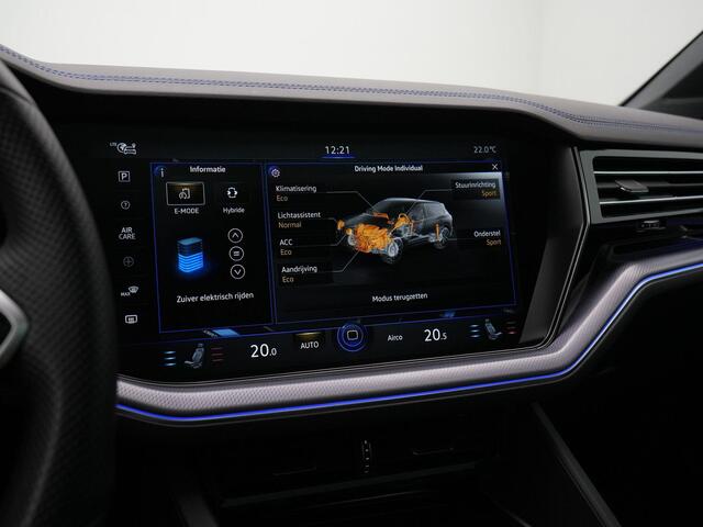 Volkswagen TOUAREG R 3.0 TSi 462 pk tiptronic eHybrid 4MOTION | Panoramadak | Trekhaak | Puglia leder | Head-up display | Stoelventilatie | Geheugenstoel